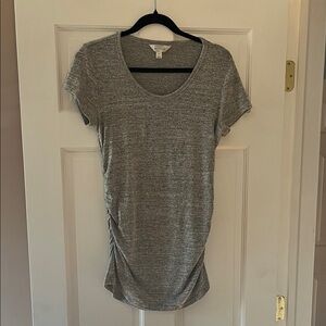 Market & Spruce Maternity Charcoal Gray Short Sleeve Tee